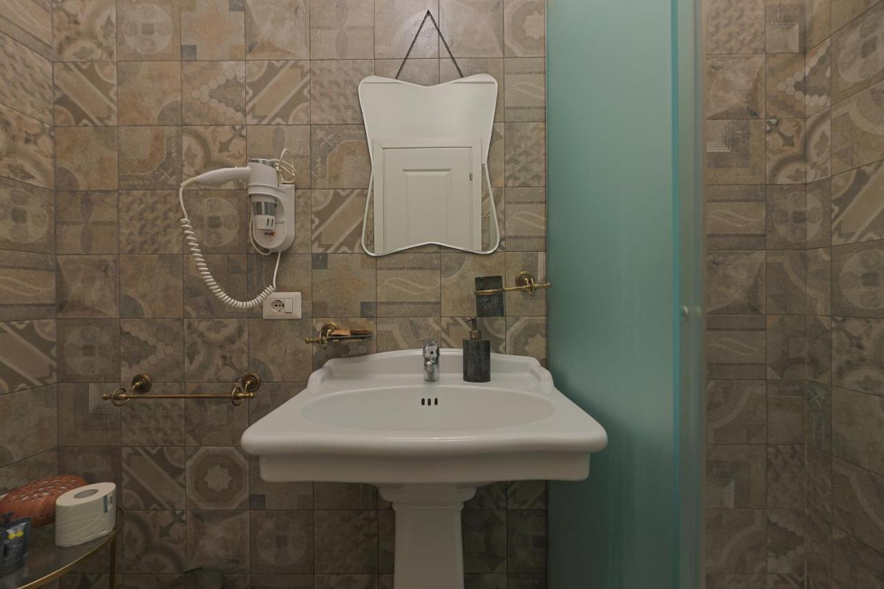 Art House Suites56 Via Del Babuino 56 Roma Esterno foto