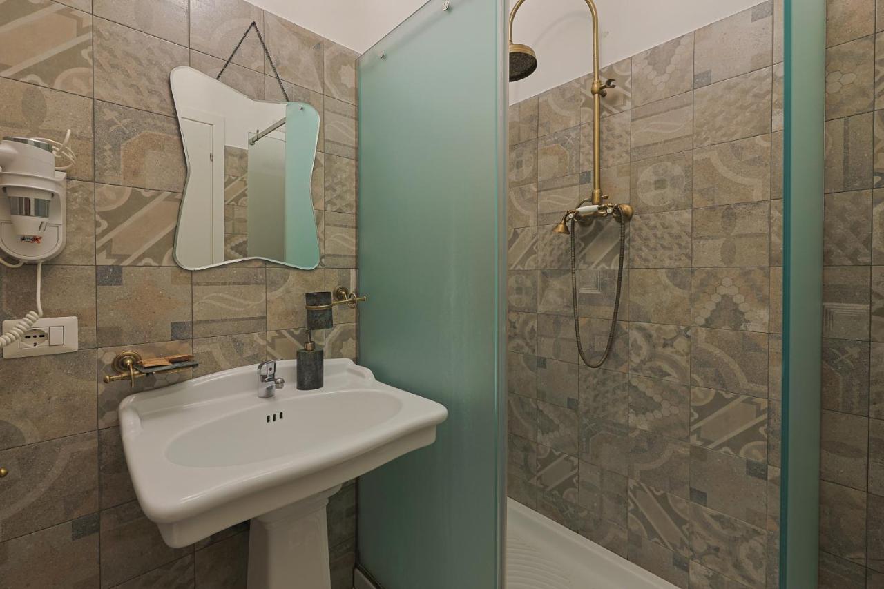 Art House Suites56 Via Del Babuino 56 Roma Esterno foto